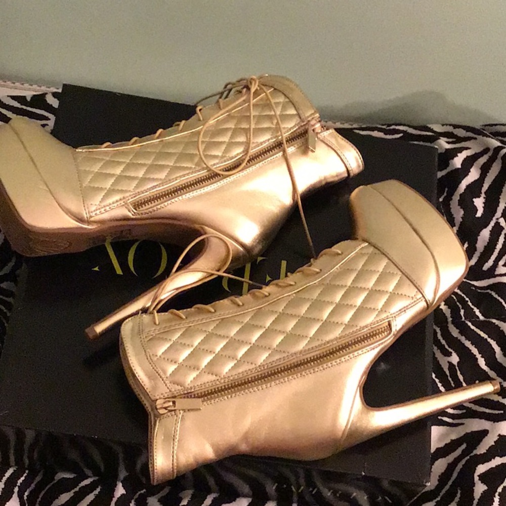💰💰Paper Fox Platform Booties💰💰 - Picture 2 of 6